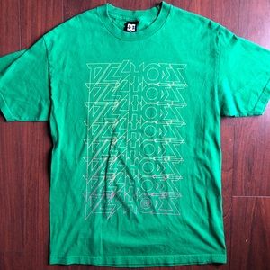 Vintage DC shoes Shirt (size Large)